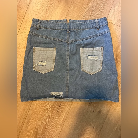 NEVER WORN, NEW jean skirt!! - Picture 2 of 2
